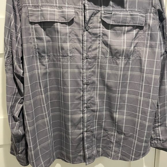 COLUMBIA SPORTSWEAR Men’s Gray Plaid Button-Up Long Sleeved Shirt - Picture 3 of 11